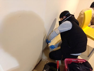 アスベスト除去作業